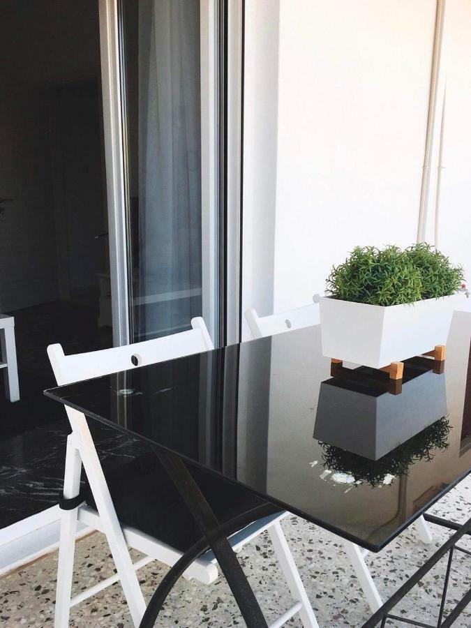 133 Sokratous, Black Marble. Athens Ngoại thất bức ảnh